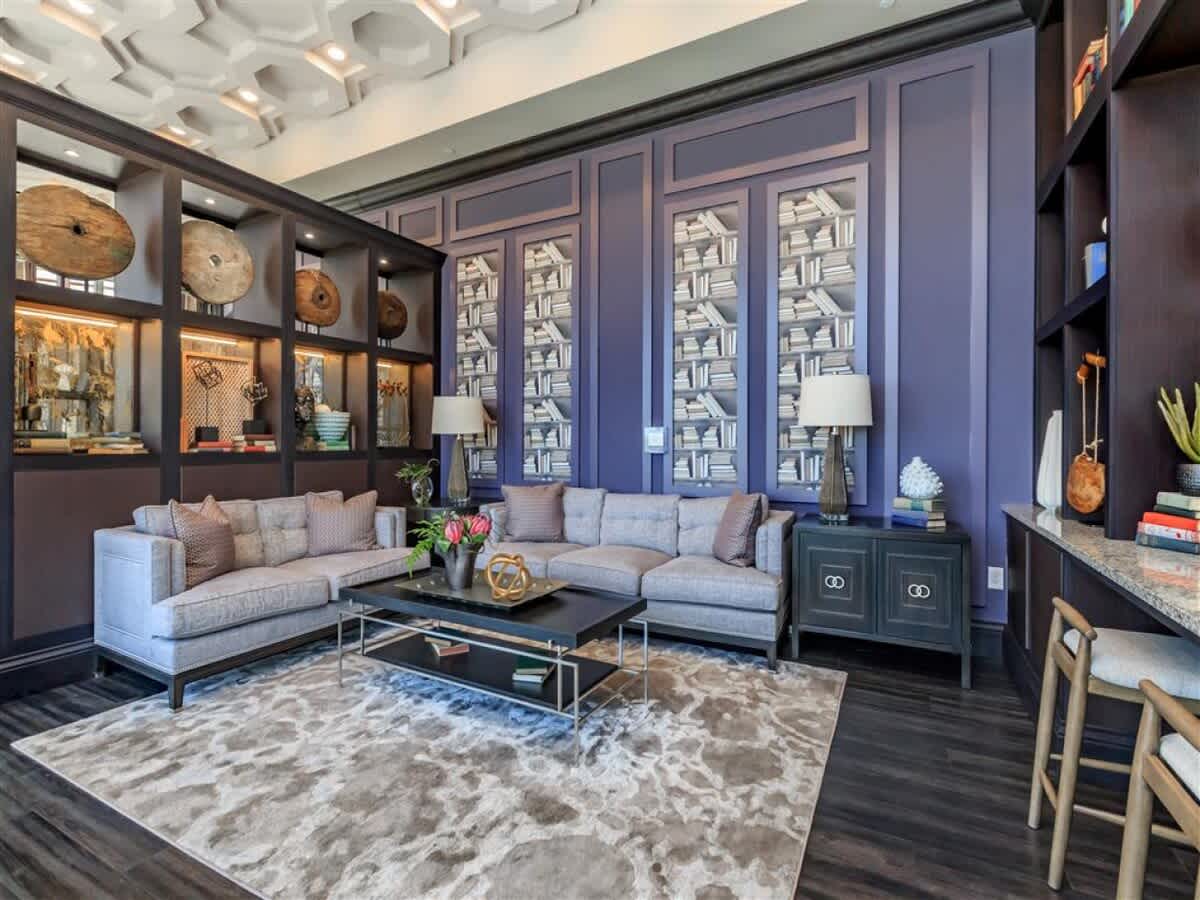 1 BR Luxury Living, Central Downtown St. Pete