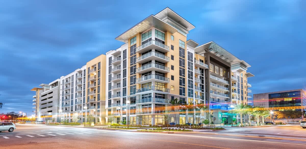 1 BR Luxury Living, Central Downtown St. Pete