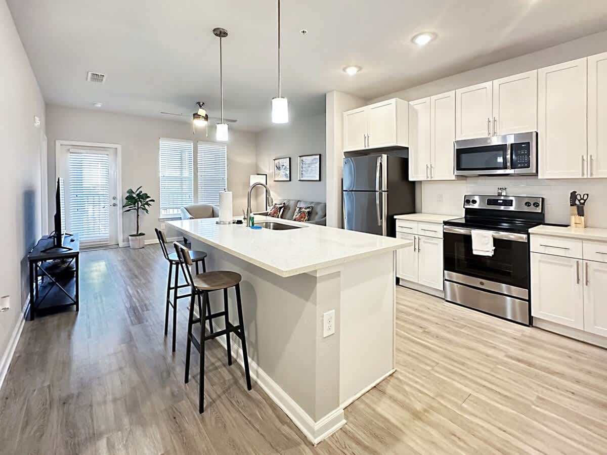 Luxury 1 BR in Clearwater, Upscale, Modern Amenities