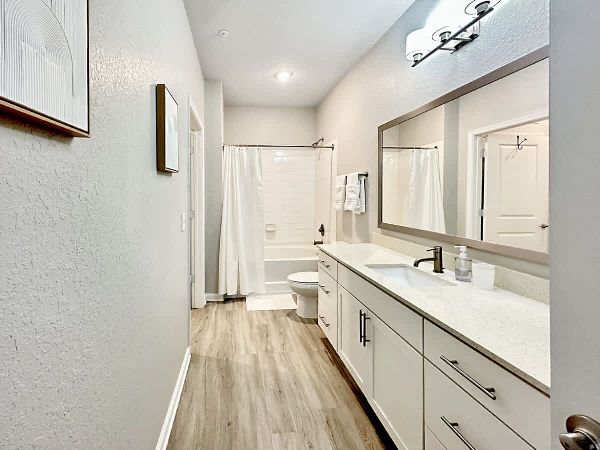 Luxury 1 BR in Clearwater, Upscale, Modern Amenities