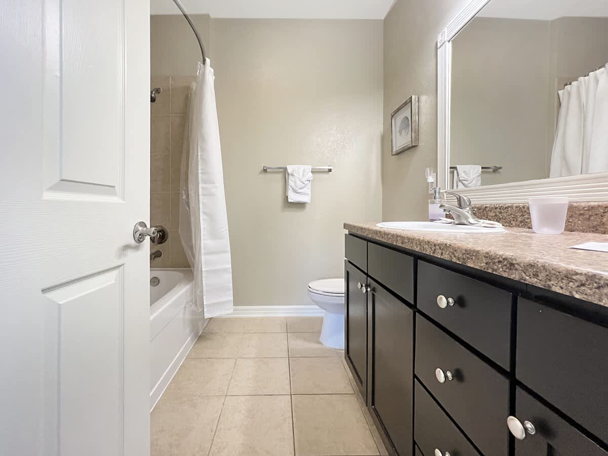 Tranquil 2 BR on 1st Floor, North Tampa/Lutz