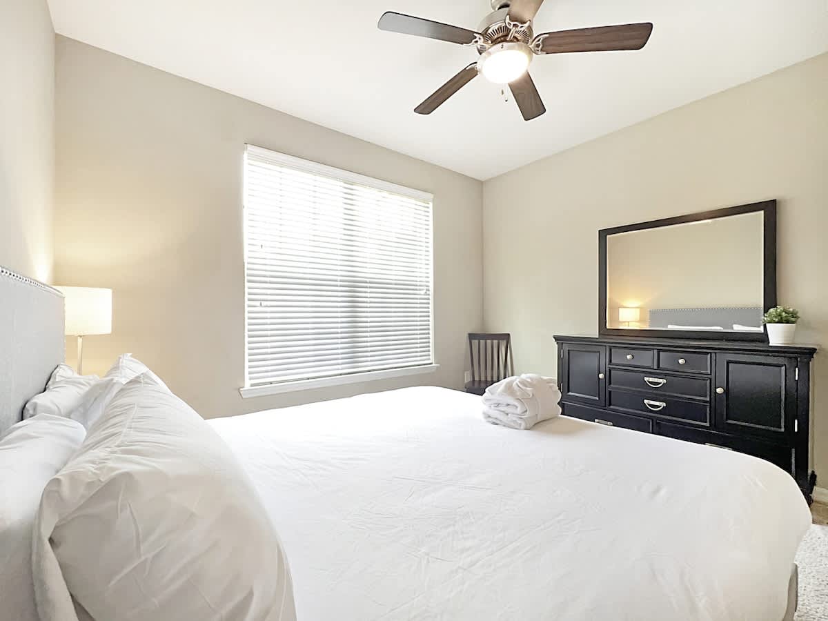 Tranquil 2 BR on 1st Floor, North Tampa/Lutz