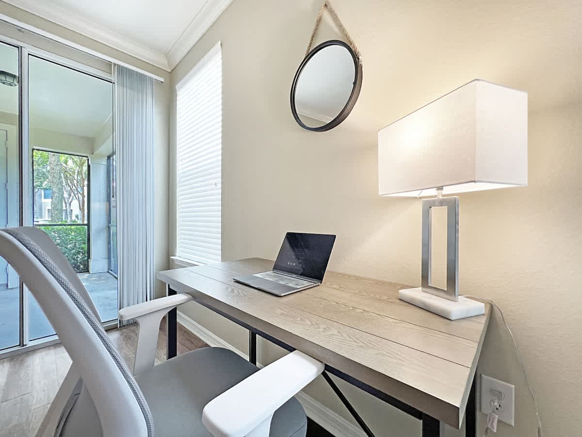 Tranquil 2 BR on 1st Floor, North Tampa/Lutz