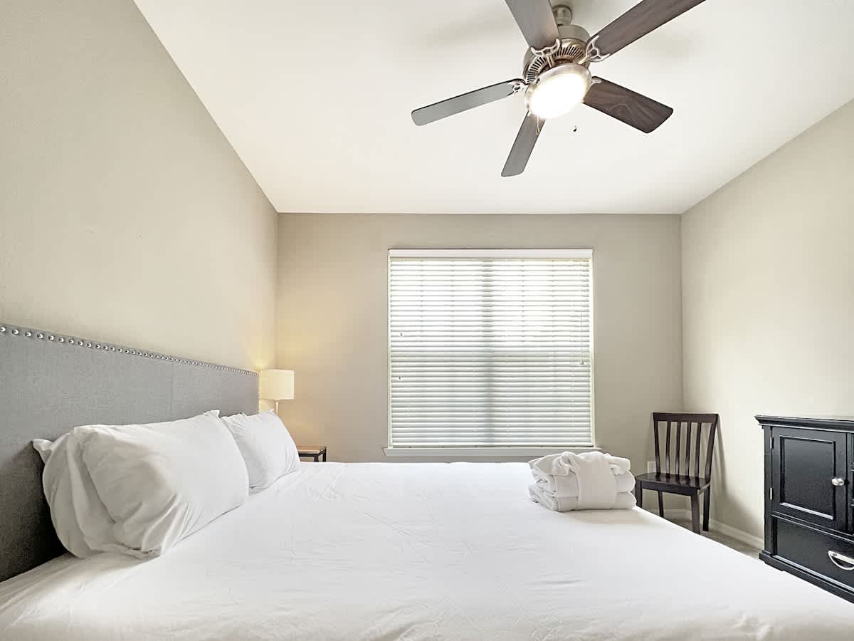 Tranquil 2 BR on 1st Floor, North Tampa/Lutz