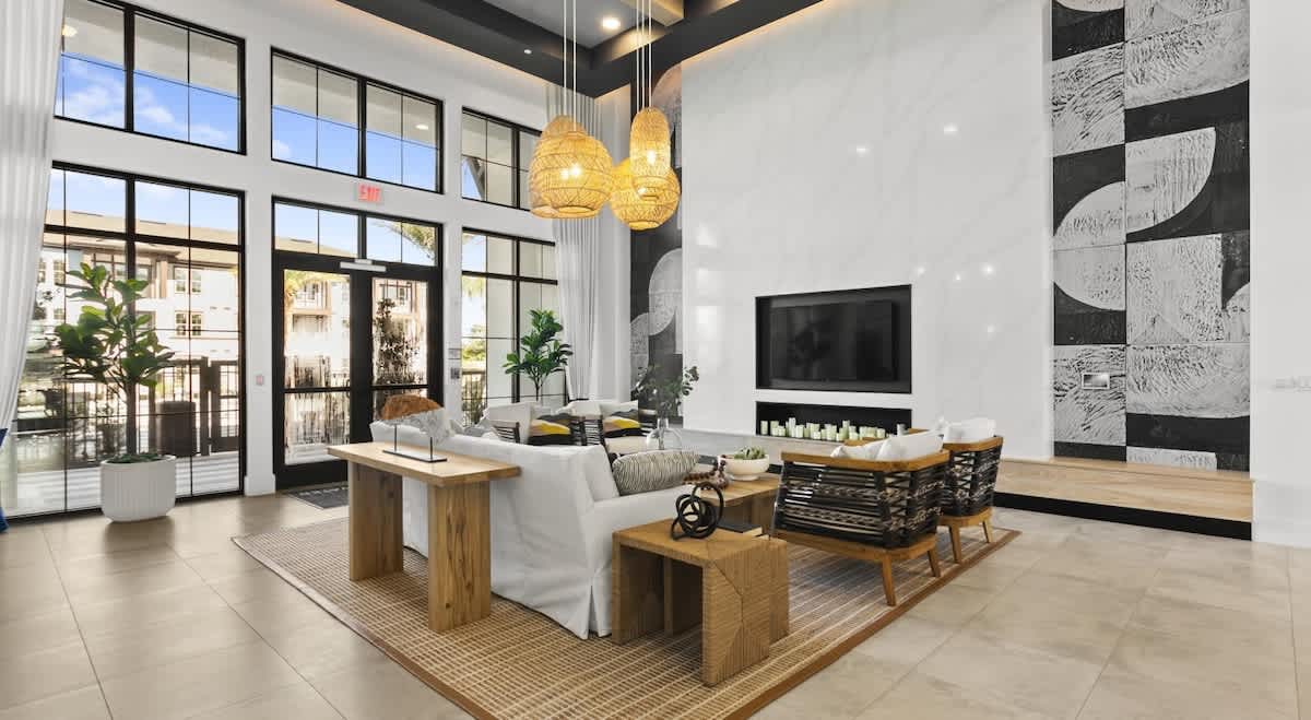 Luxury 1 BR Gated Clearwater Retreat w/ Pool & Gym