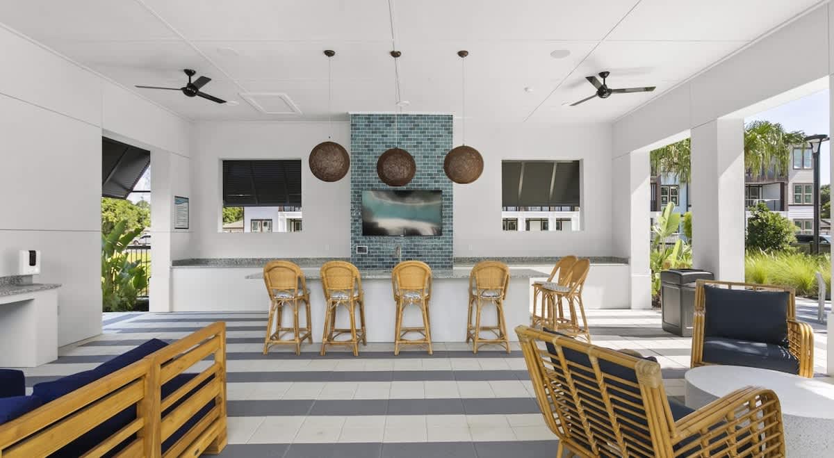 Luxury 1 BR Gated Clearwater Retreat w/ Pool & Gym