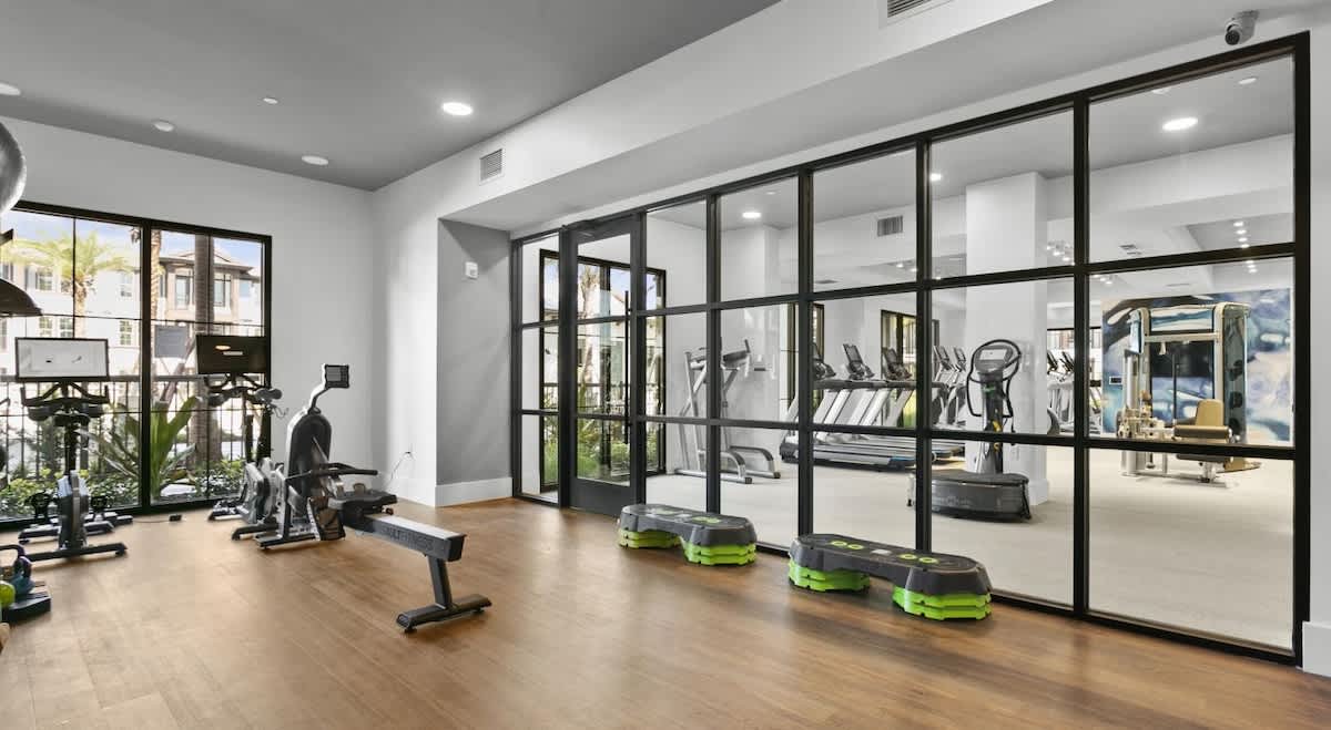 Luxury 1 BR Gated Clearwater Retreat w/ Pool & Gym