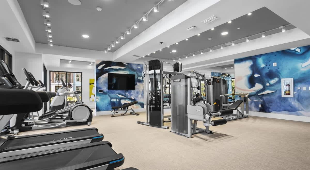 Luxury 1 BR Gated Clearwater Retreat w/ Pool & Gym