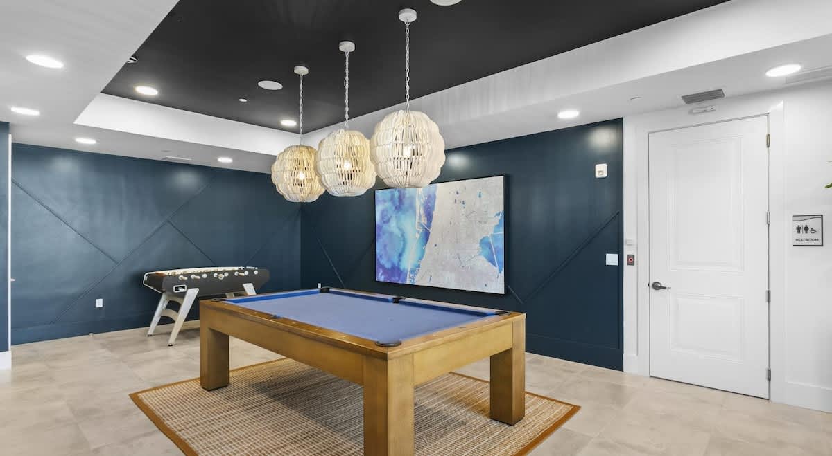 Luxury 1 BR Gated Clearwater Retreat w/ Pool & Gym