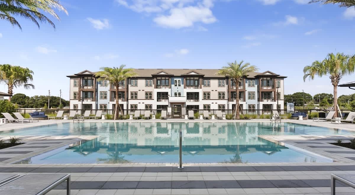 Luxury 1 BR Gated Clearwater Retreat w/ Pool & Gym