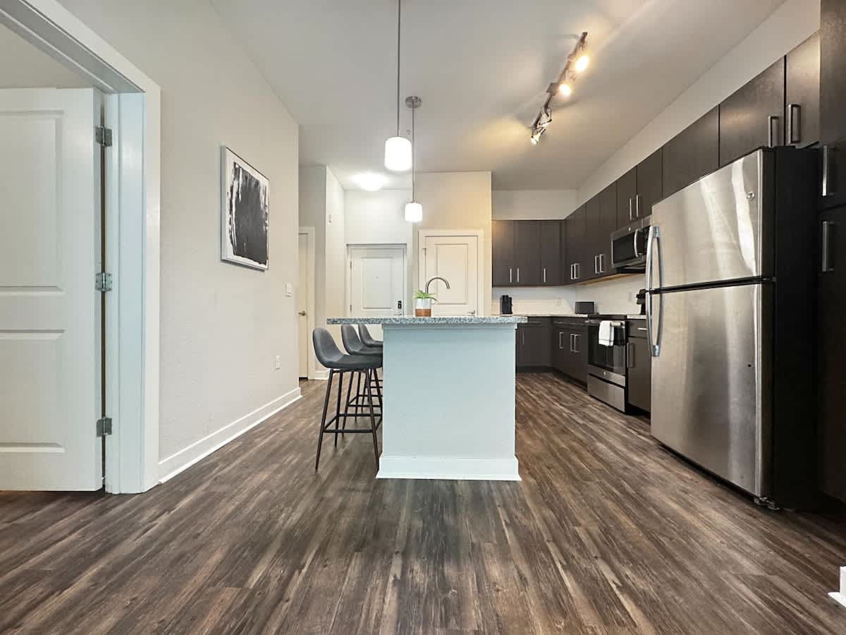 Luxury 1 BR with Courtyard Views, Downtown Tampa