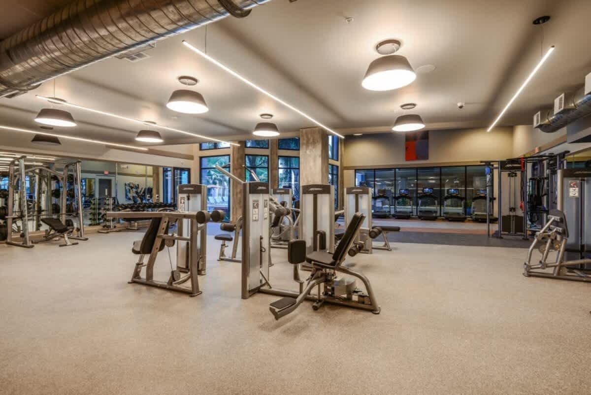 Luxury 1 BR with Courtyard Views, Downtown Tampa