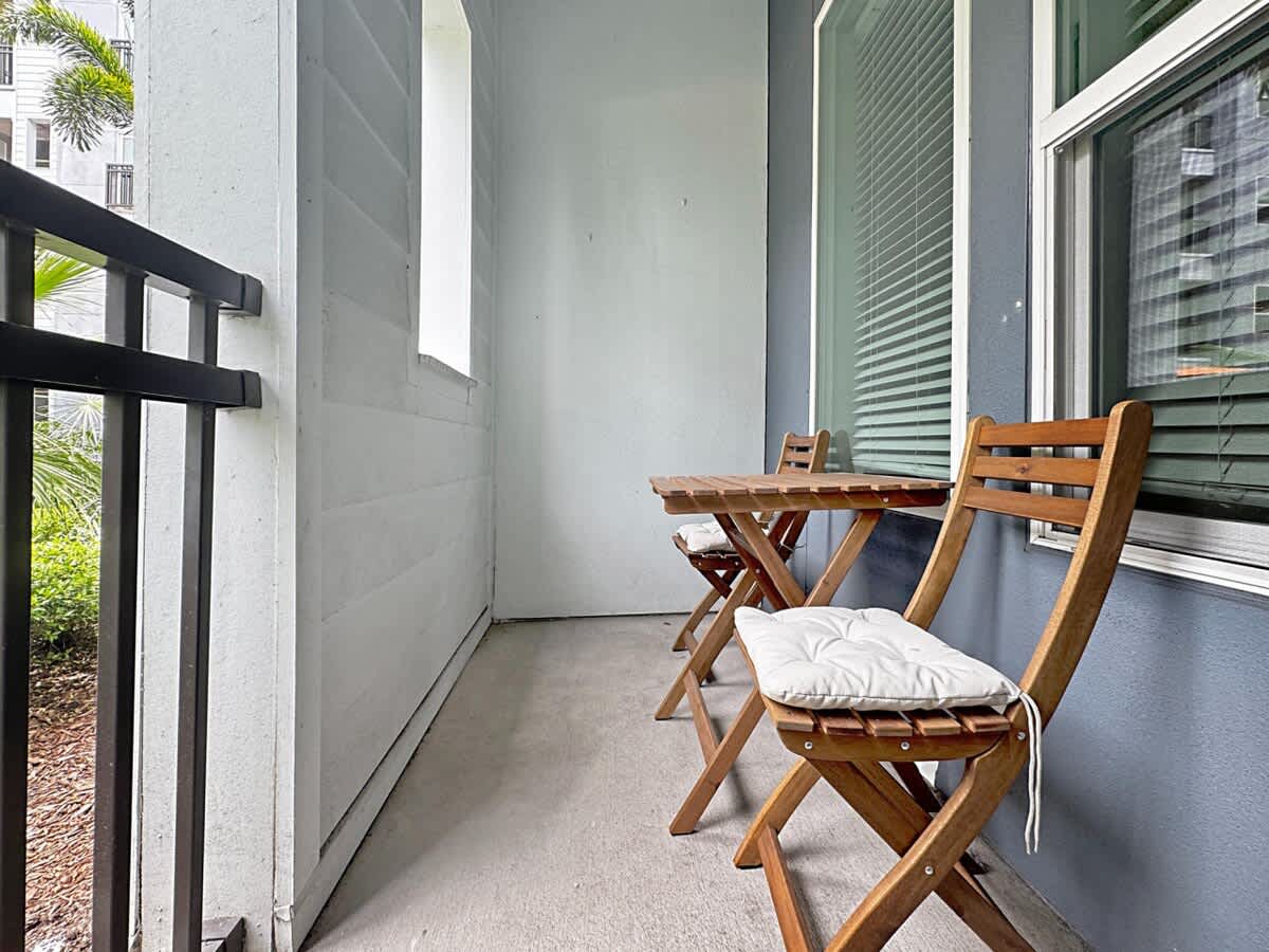 Luxury 1 BR with Courtyard Views, Downtown Tampa