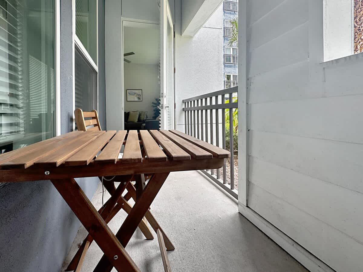 Luxury 1 BR with Courtyard Views, Downtown Tampa