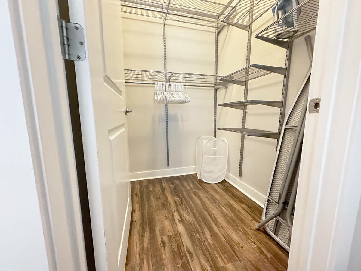 Luxury 1 BR with Courtyard Views, Downtown Tampa