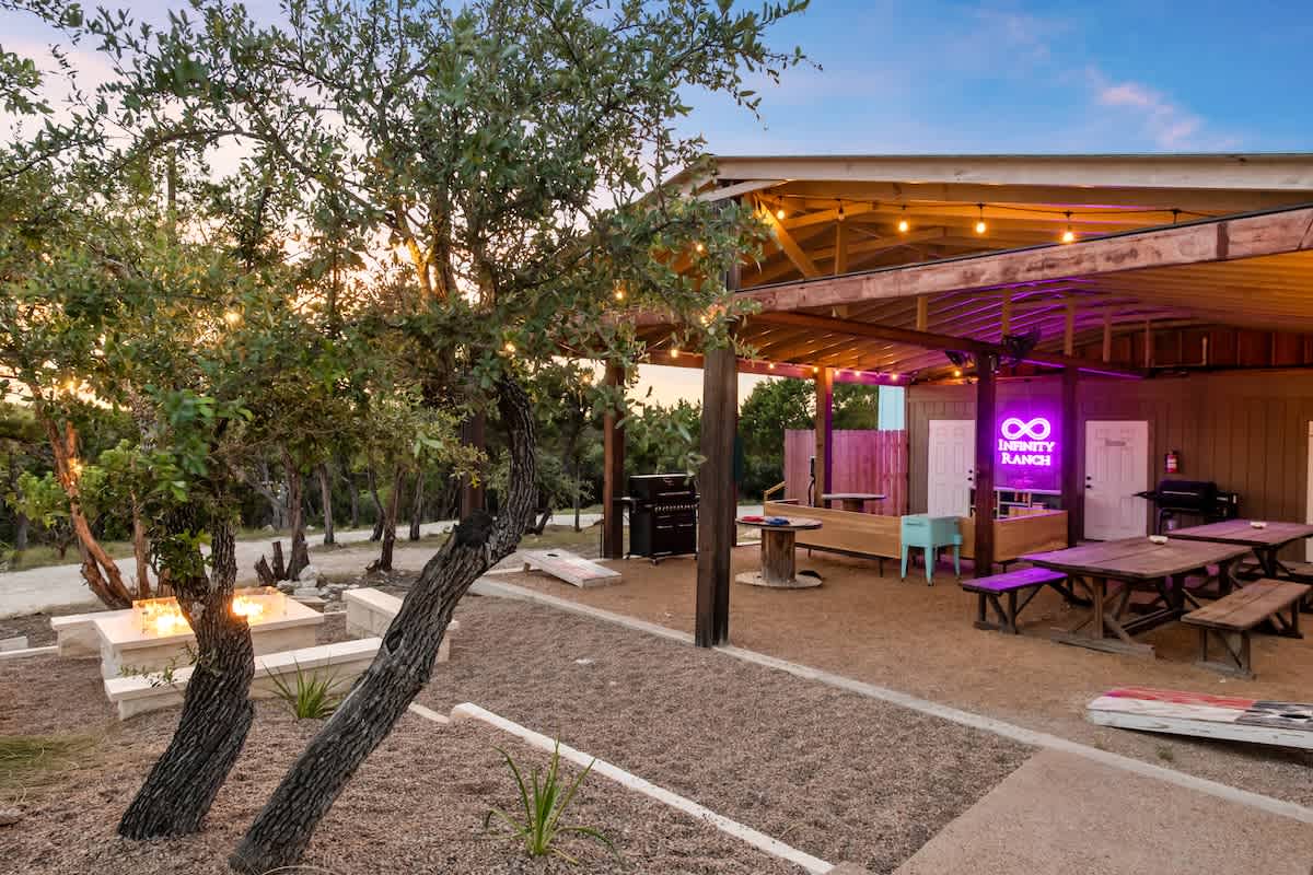 Infinity Ranch–Resort Oasis for 16•Pool•Pets•Vibes