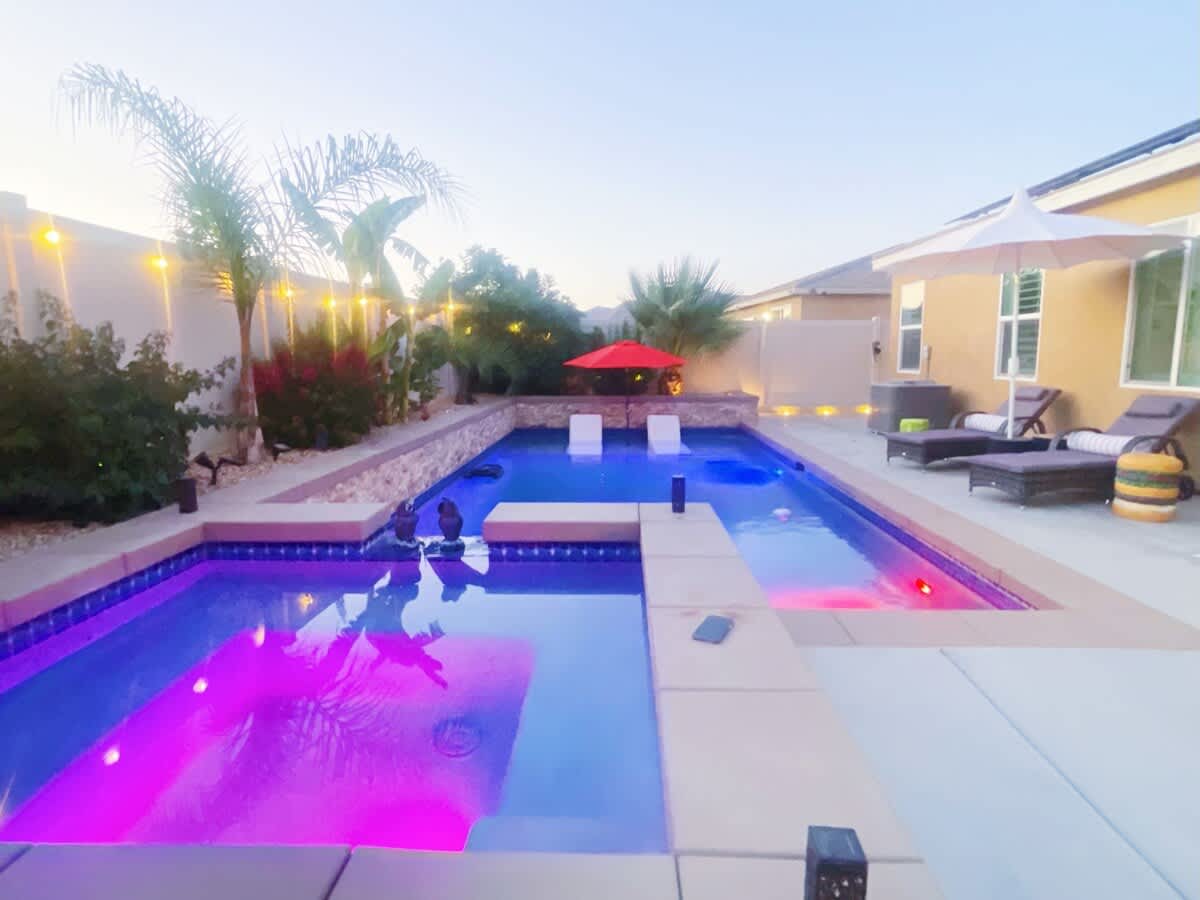 Resort living in the Desert with Pool & Jacuzzi