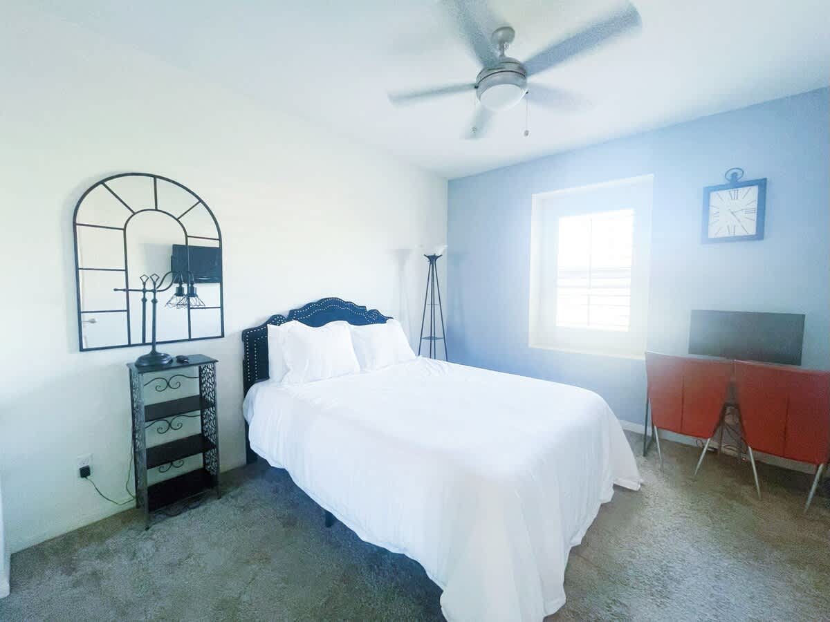 Queen Size Bedroom #3