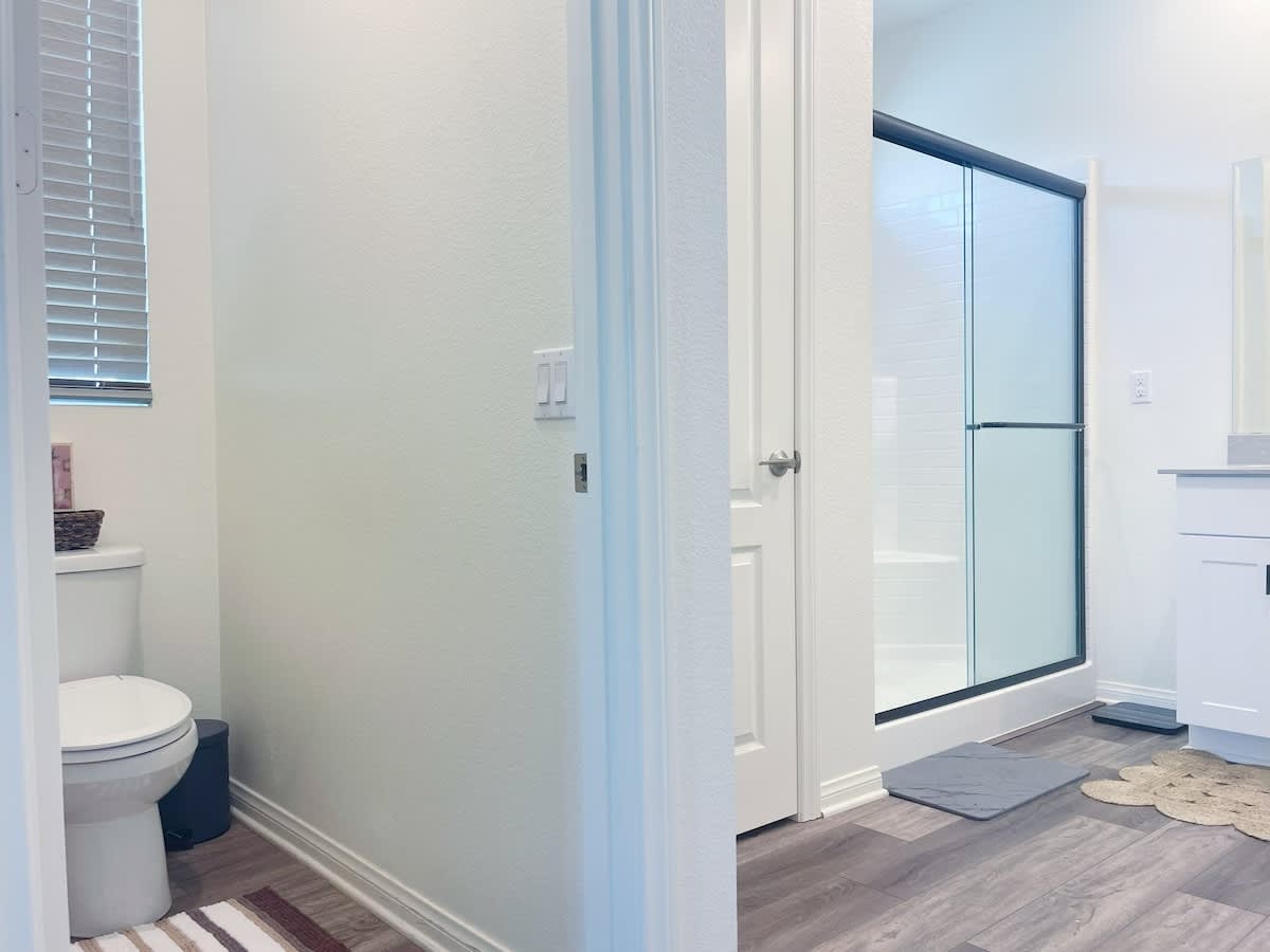 Master Bedroom Bathroom