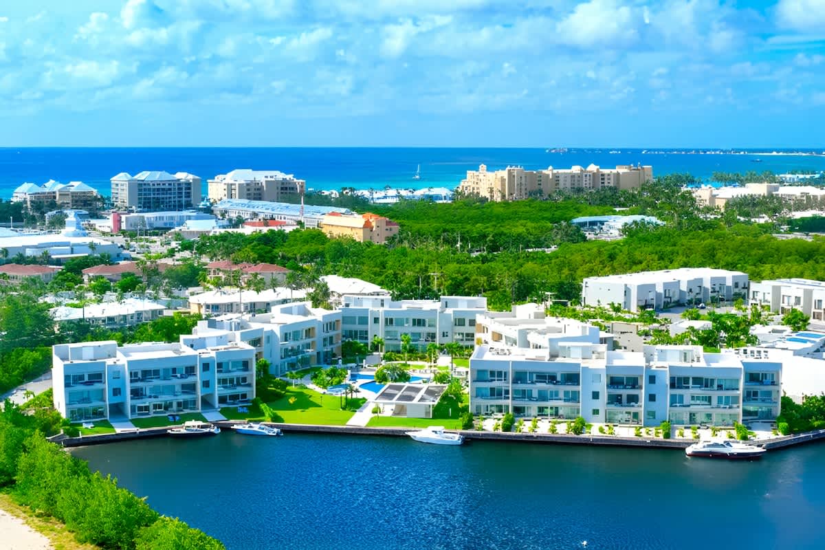 Luxury Waterfront 3bed Penthouse w/Rooftop Terrace — George Town, Grand Cayman — vacation rental