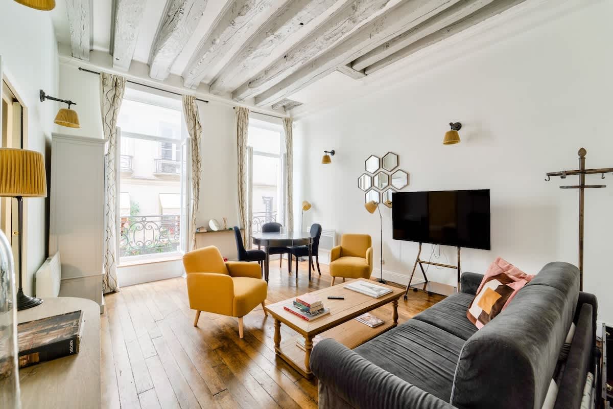 75006 Odéon : Apt  1 chambre – Charme de l’ancien — Paris, Île-de-France — vacation rental
