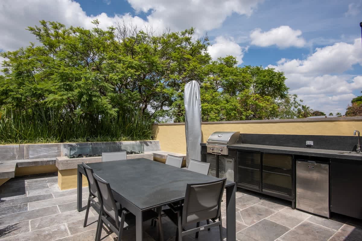 Luxury Villa with Private Pool, BBQ & Breakfast · photo 4
