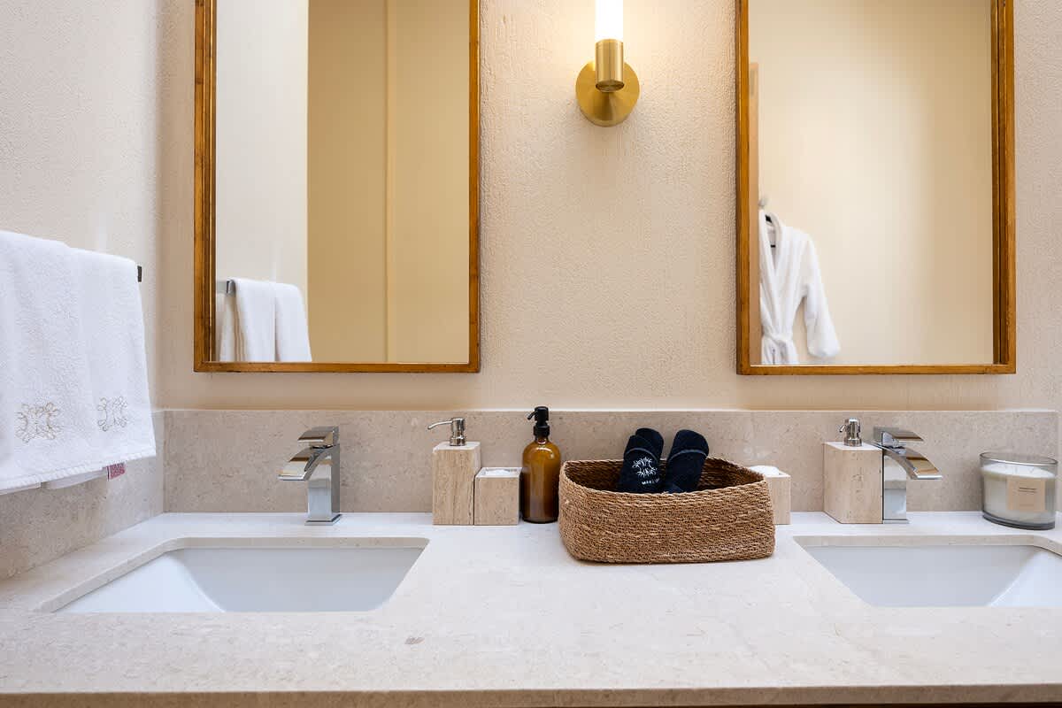 Designer Retreat in Centro Heated Pool & Views · photo 100