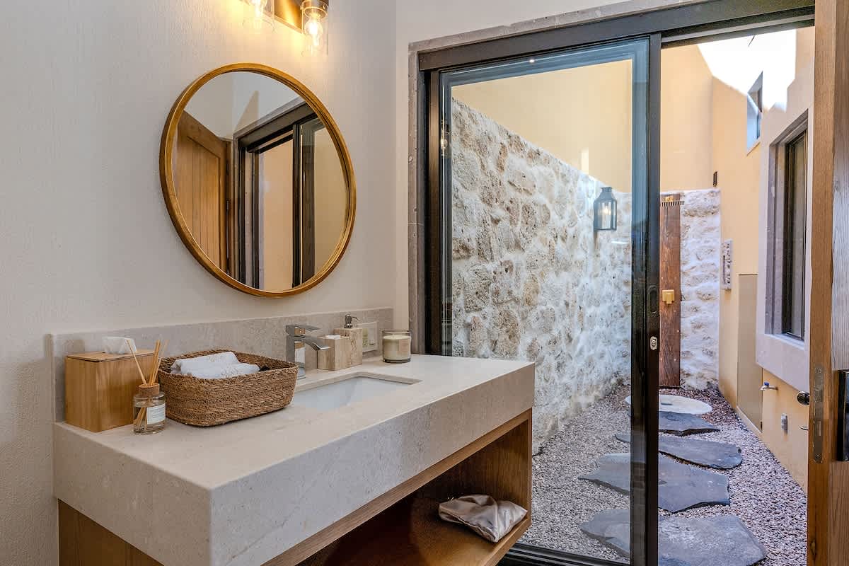 Designer Retreat in Centro Heated Pool & Views · photo 44