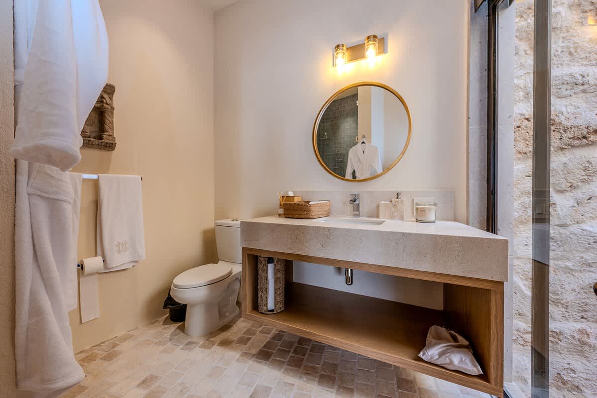 Designer Retreat in Centro Heated Pool & Views · photo 46
