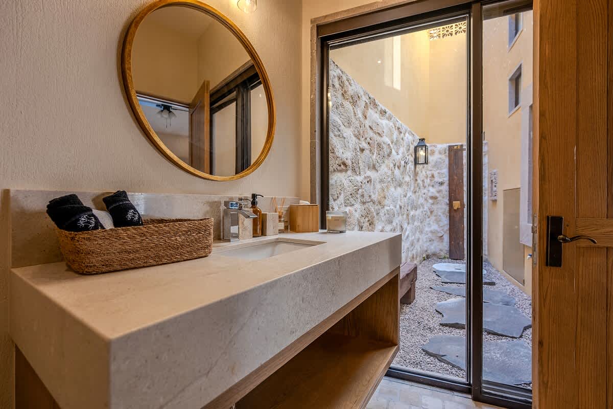 Designer Retreat in Centro Heated Pool & Views · photo 92