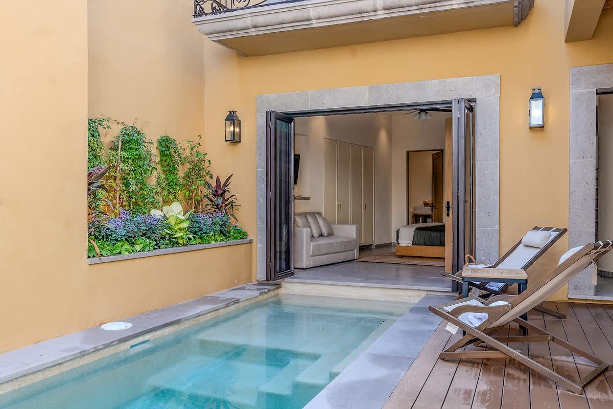 Designer Retreat in Centro Heated Pool & Views · photo 6