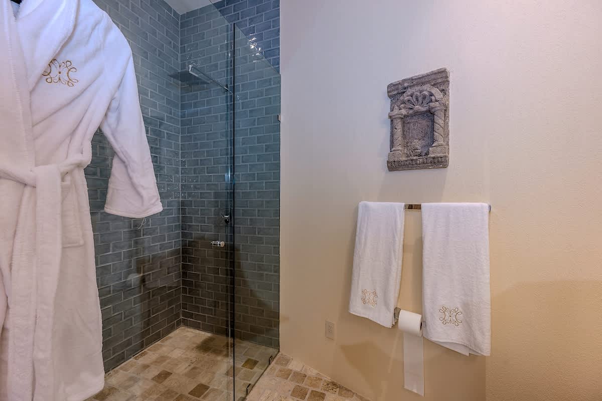 Designer Retreat in Centro Heated Pool & Views · photo 8