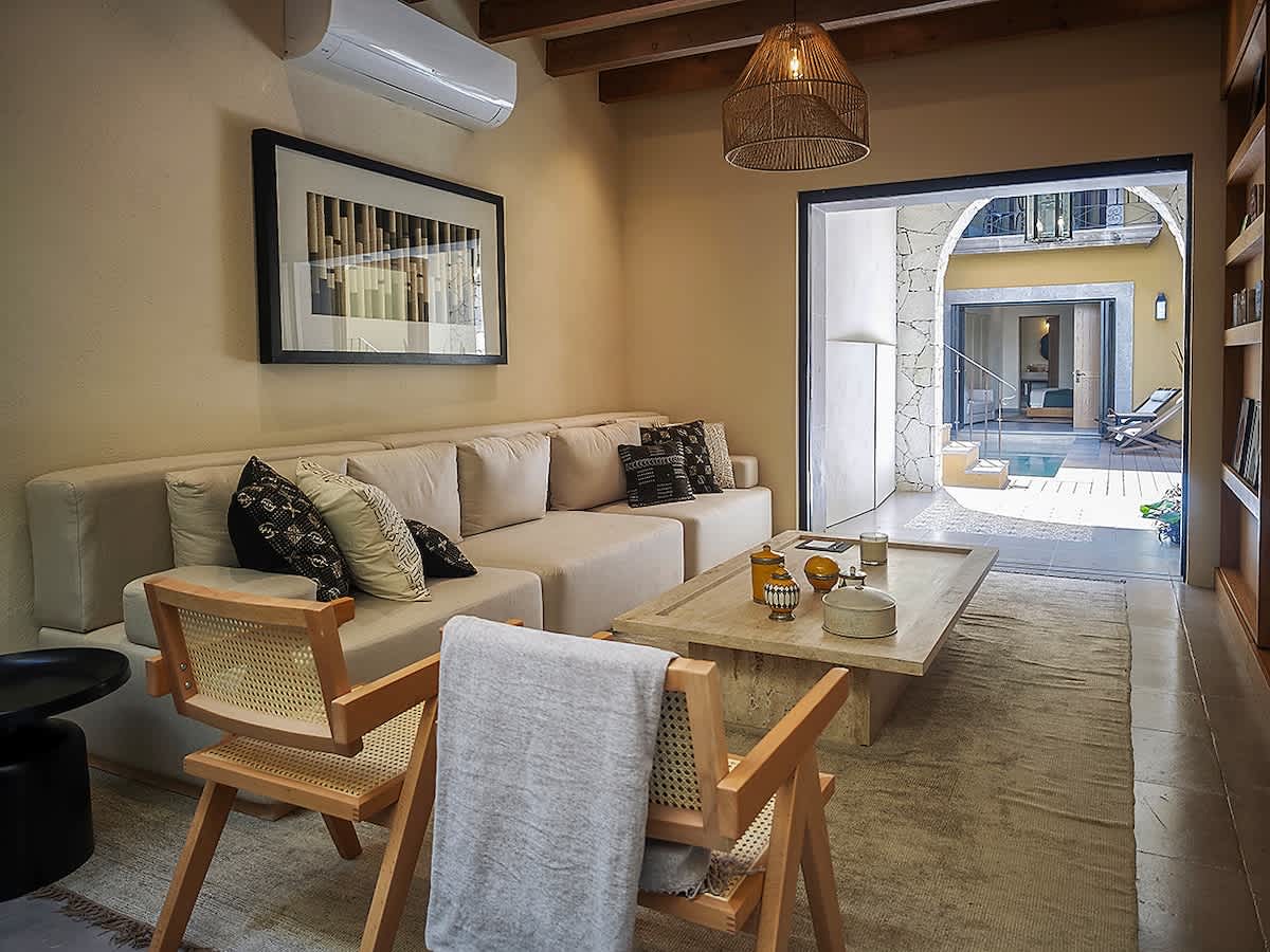 Designer Retreat in Centro Heated Pool & Views · photo 3