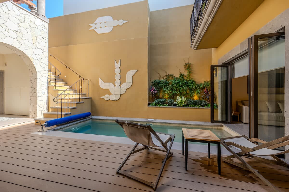 Designer Retreat in Centro Heated Pool & Views · photo 5