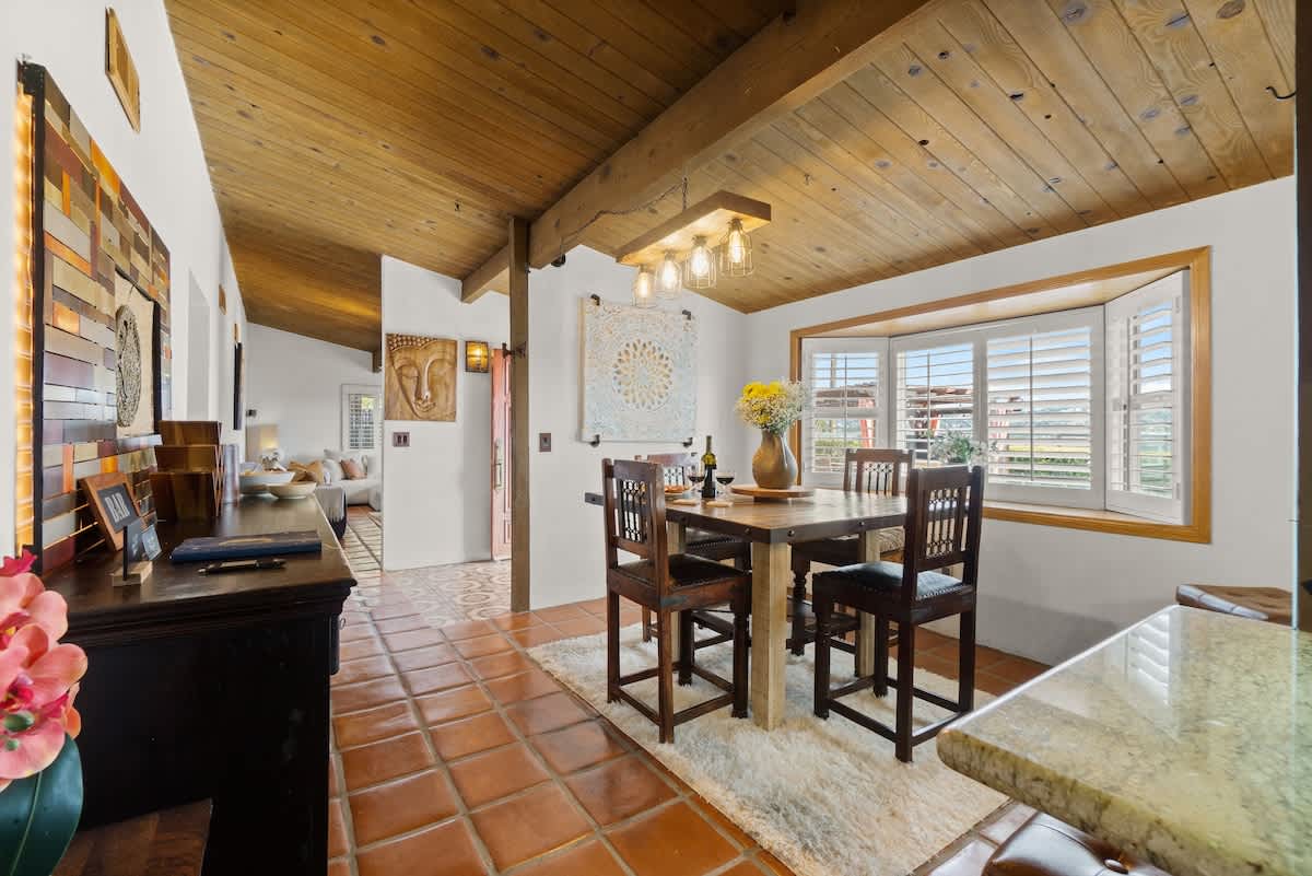 Mountain Majesty 2 BR Home with AC, BBQ, Parking, and View