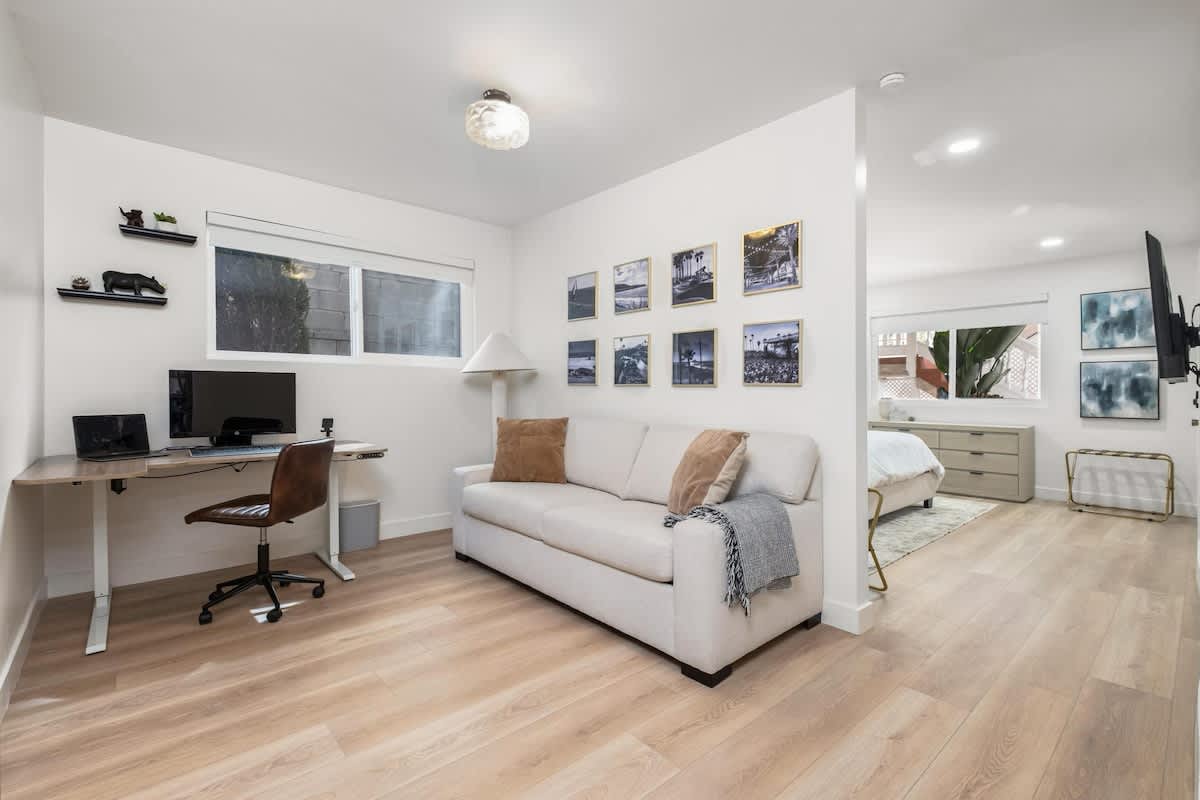 The South Bay Retreat - 8 Min Drive to the Beach