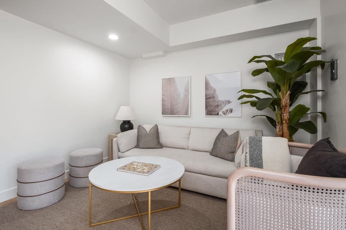 The South Bay Retreat - 8 Min Drive to the Beach