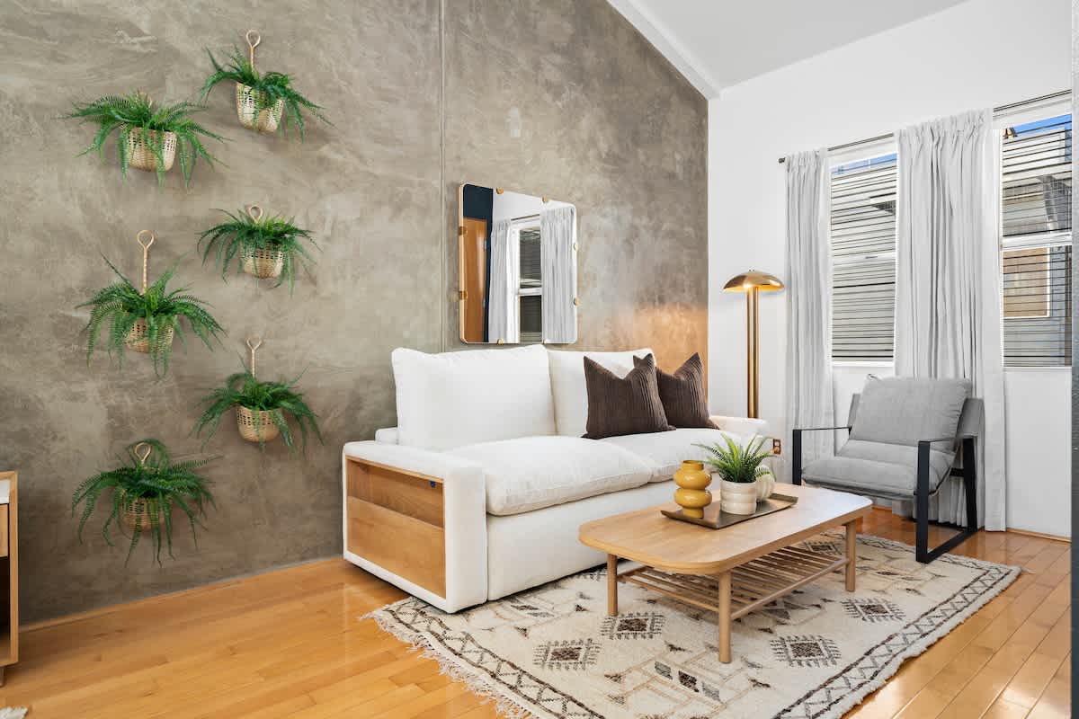 Gaslamp Row House - Sleeps 8, Private Garage, AC