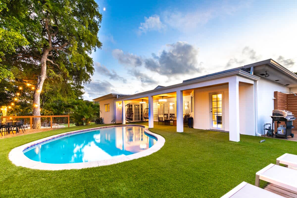 Serenity Villa | Pool | FirePit | Mini Golf — Aventura, FL — vacation rental