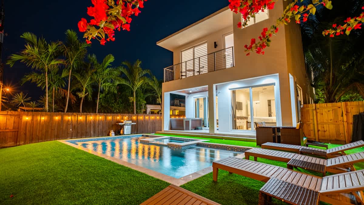 Villa Amalfi | New Villa | Heated Pool | Jacuzzi — Hollywood, FL — vacation rental