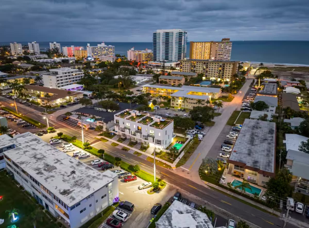 Villa Beach Side | New 5BR Villa | Beach Walk | Jacuzzi Retreat — Pompano Beach, FL — vacation rental