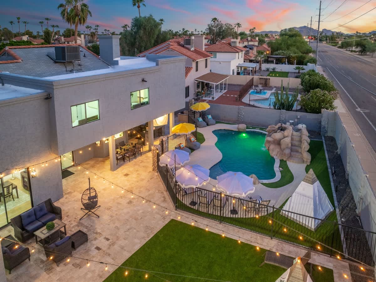 Luxe ꨄ︎ Pickleball/BasketCourtꨄ︎Slideꨄ︎Heated Pool — Scottsdale, AZ — vacation rental