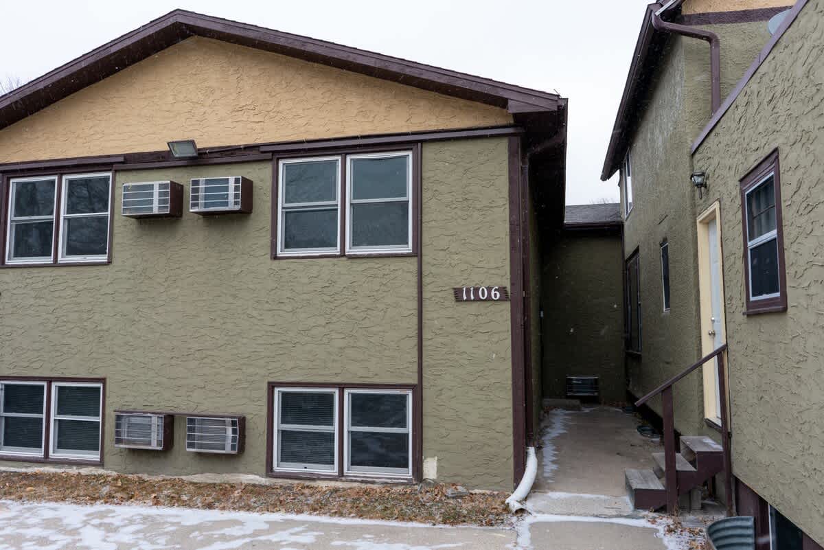 1106 is the address, but the number is around back. 1104 is the number on the front