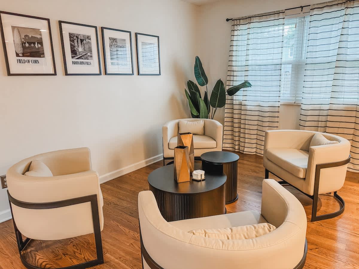 The Emerald Escape with 4 bedrooms 2 baths