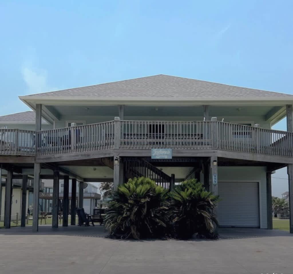 Jackson's Landing, Dog Friendly — Crystal Beach, TX — vacation rental