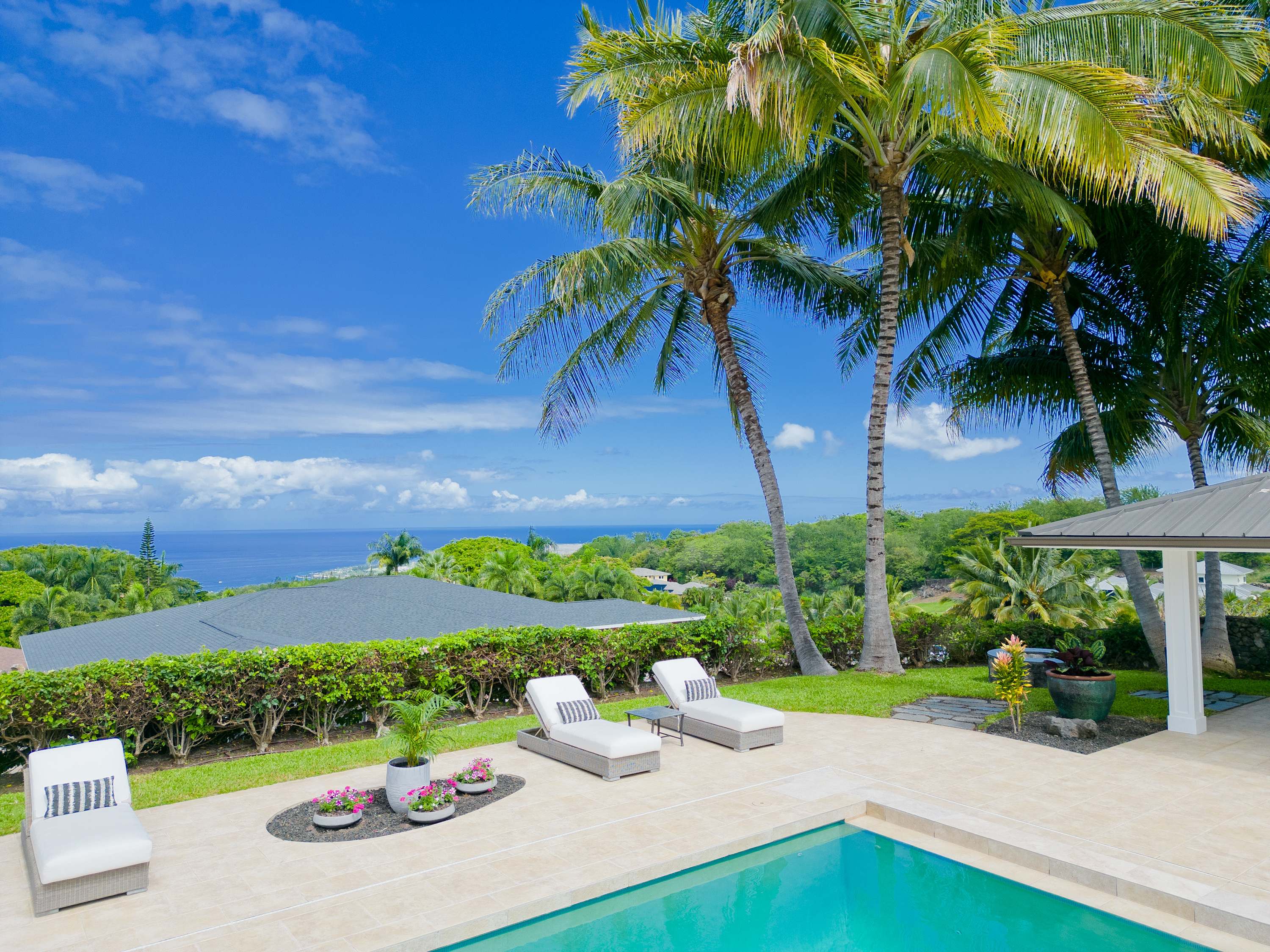 Winter Holiday Sale! Luxury  Retreat in Kona with Saltwater Pool — Kailua-Kona, HI — vacation rental