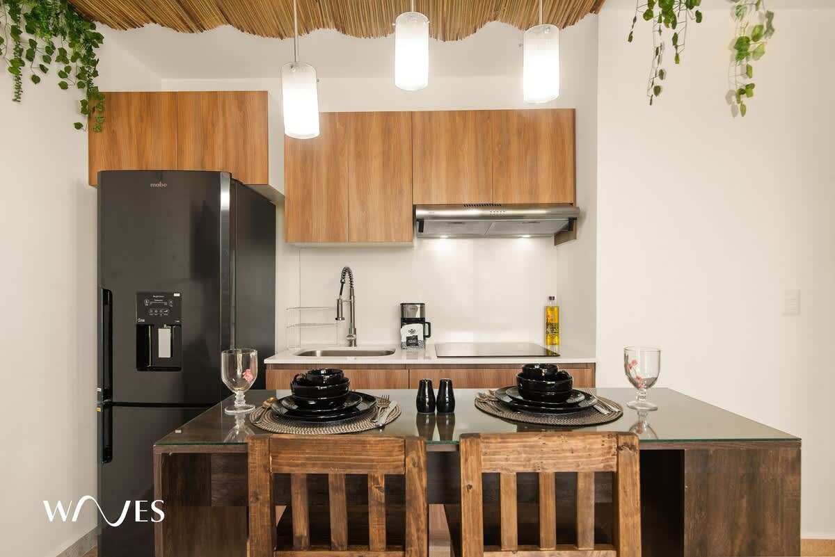 Cozy great Located Studio w/Amazing View | Photo 3