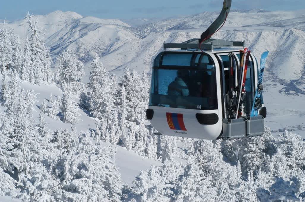 Snowbasin gondolas, amazing view, fantastic skiing.