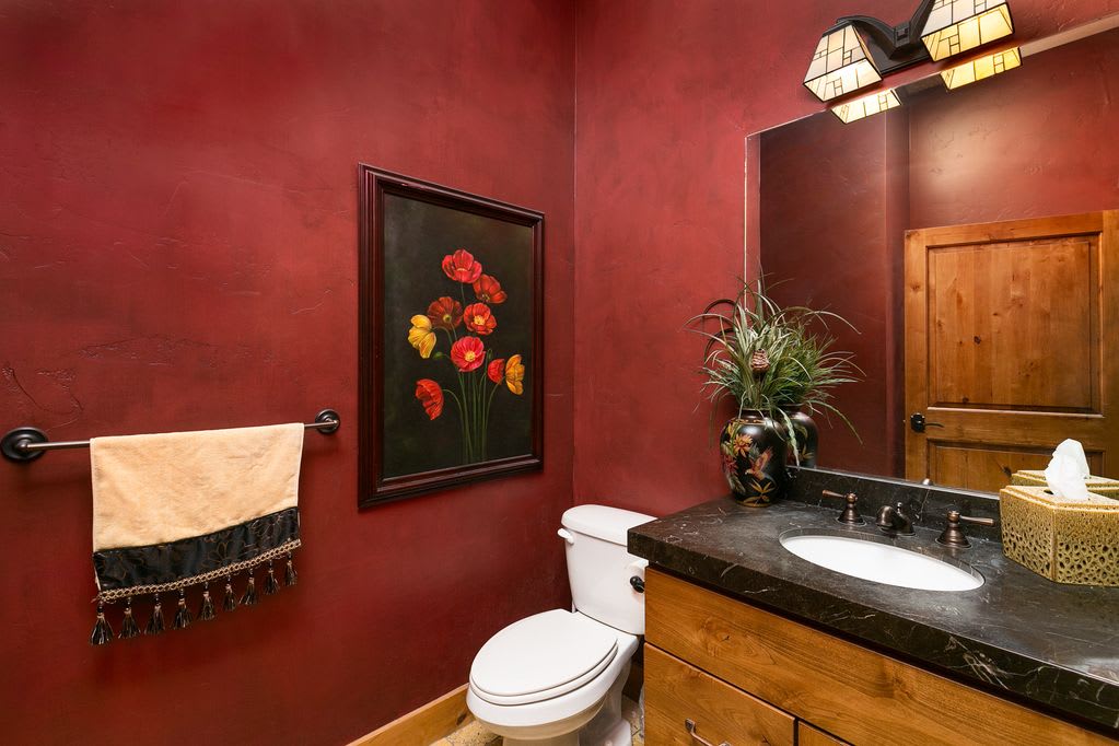 Main level 1/2 bath Powder room