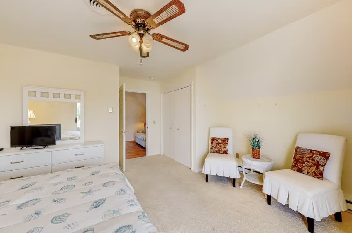Waterfront Retreat at Keenwick on the Bay
